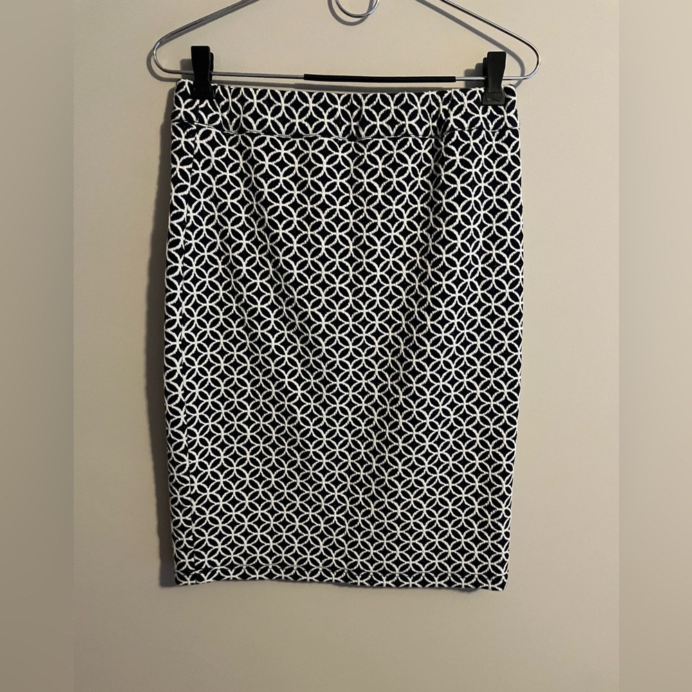 41 Hawthorn Elegant Black and White Patterned Pencil Skirt Size Small